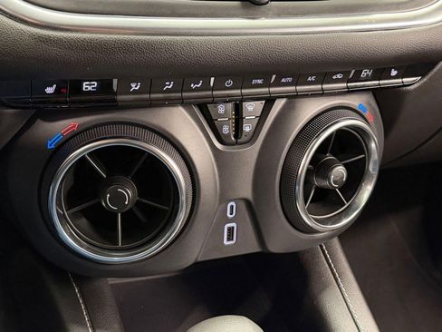 Used 2025 Chevrolet Blazer LT AWD/4WD image 26