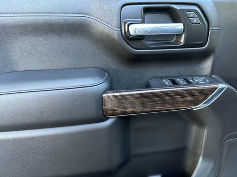 Used 2021 GMC Sierra 1500 SLE image 11