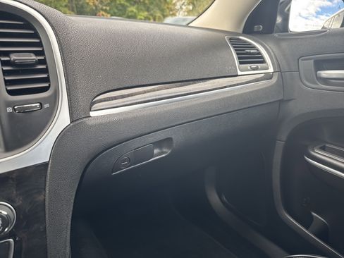 Used 2022 Chrysler 300 Touring L w/ Popular Equipment Group image 18