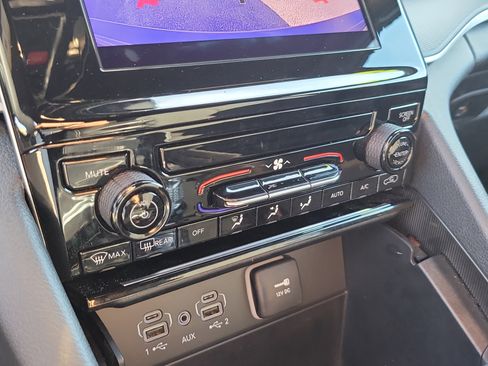 Used 2025 Jeep Grand Cherokee Laredo w/ MOPAR Finishing Package image 22