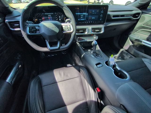 Used 2025 Ford Mustang GT Premium RWD image 17