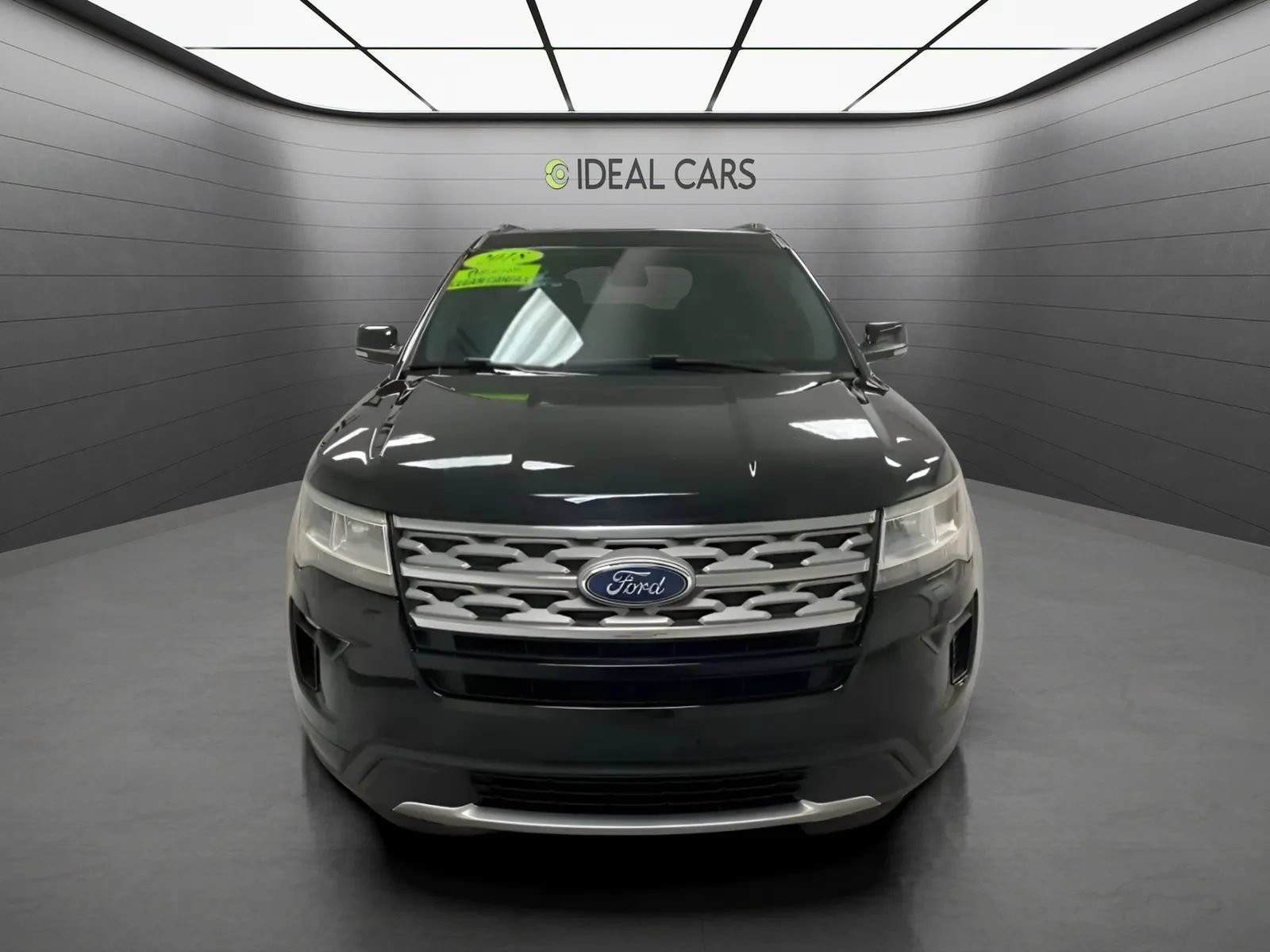Used 2018 Ford Explorer XLT w/ Equipment Group 201A FWD image 2