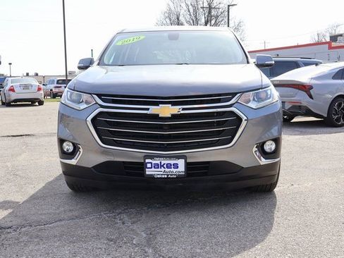 Used 2019 Chevrolet Traverse LT w/ LT Premium Package image 2