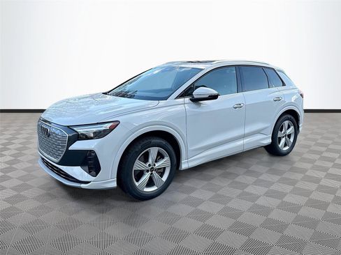 Used 2022 Audi Q4 e-tron Premium w/ Convenience Package image 3