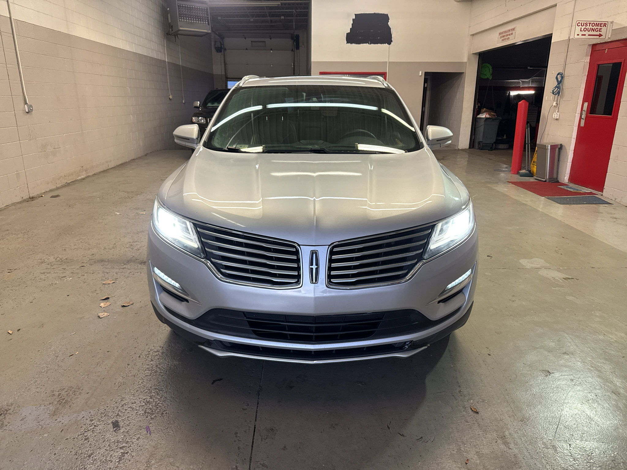 Used 2015 Lincoln MKC AWD w/ Equipment Group 101A Select image 2