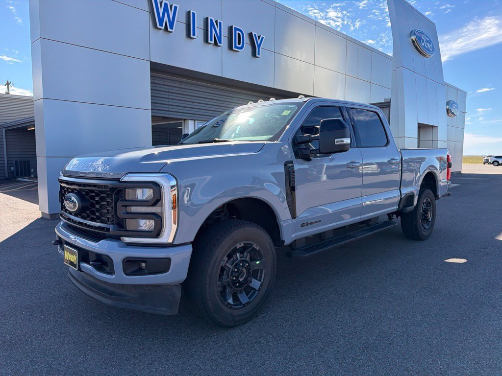 Used 2024 Ford F250 4x4 Crew Cab Super Duty image 1