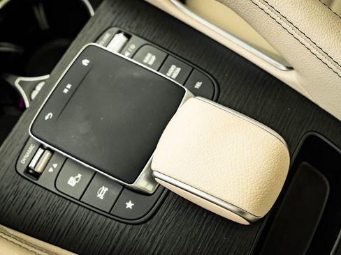 Used 2024 Mercedes-Benz GLE 350 4MATIC image 39