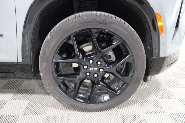 Used 2025 Chevrolet Traverse RS AWD/4WD image 52