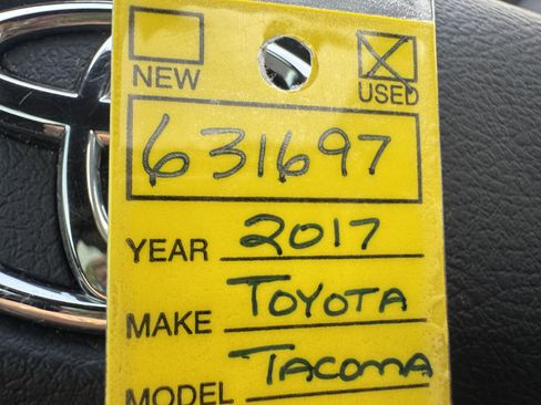 Used 2017 Toyota Tacoma TRD Sport w/ Premium & Technology Package RWD image 18