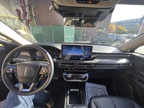 Used 2023 Lincoln Corsair Reserve w/ Equipment Group 201A image 20