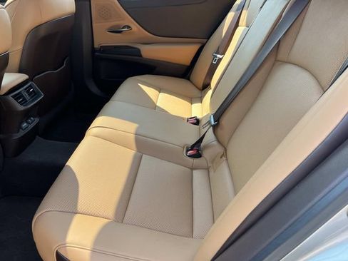 Used 2019 Lexus ES 350 w/ Accessory Package 2 FWD image 21
