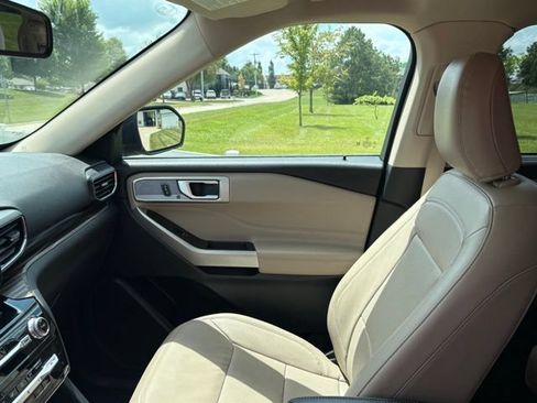 Certified 2023 Ford Explorer Limited AWD/4WD image 13