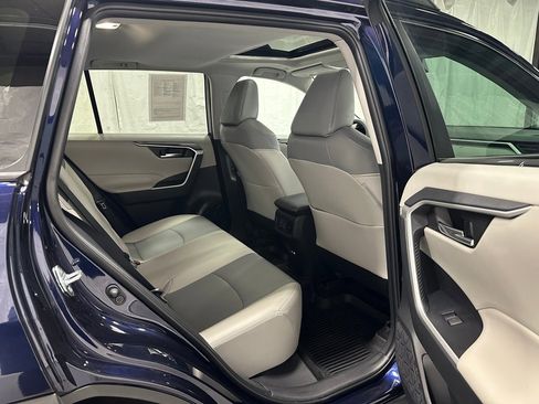 Used 2025 Toyota RAV4 XLE Premium image 49