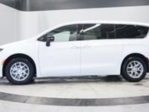 New 2026 Chrysler Voyager LX FWD image 27
