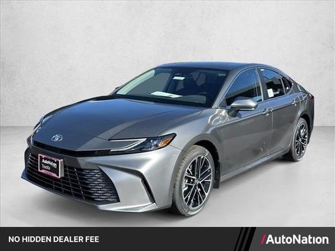 Used 2026 Toyota Camry XLE AWD/4WD image 1