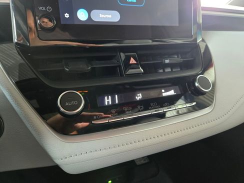 Used 2024 Toyota Corolla SE w/ SE Package image 16