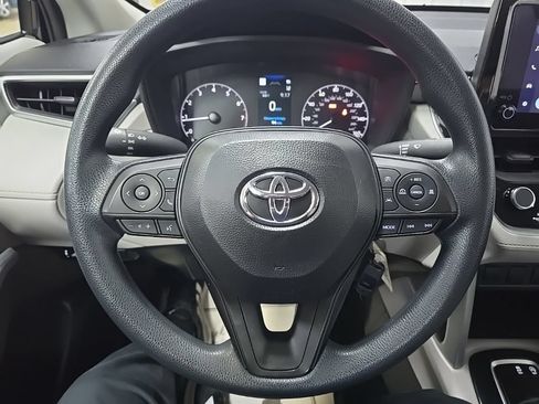 Used 2024 Toyota Corolla Cross L AWD/4WD image 19