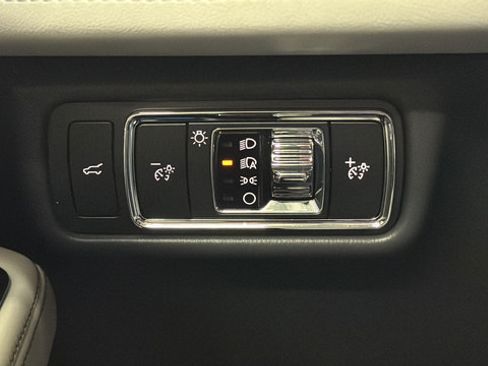 Used 2025 Lincoln Aviator Reserve w/ Equipment Group 201A AWD/4WD image 33