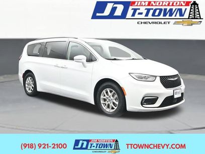 Used 2022 Chrysler Pacifica Touring-L