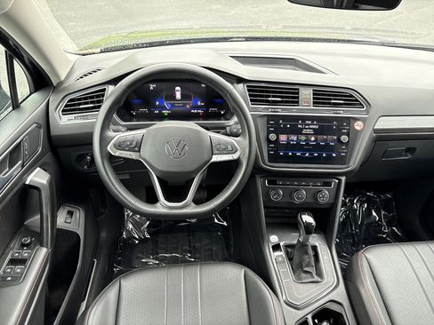 Used 2024 Volkswagen Tiguan Wolfsburg Edition FWD image 19