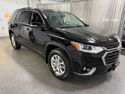 Used 2020 Chevrolet Traverse LT FWD image 3