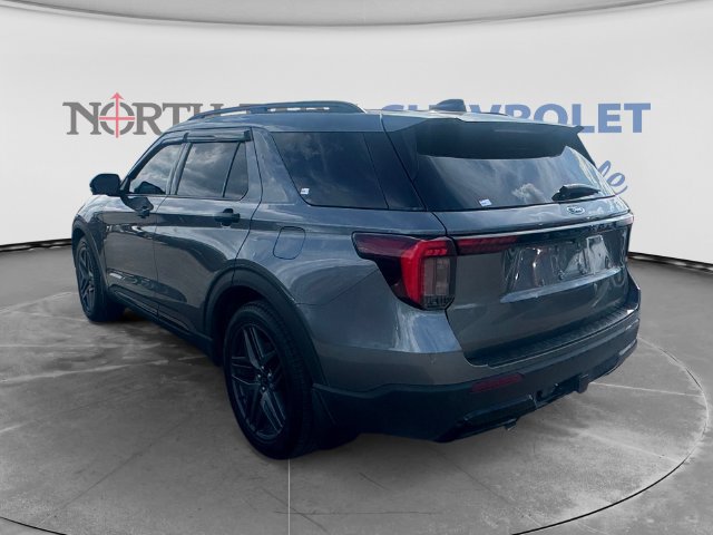 Used 2025 Ford Explorer ST-Line w/ Premium Package RWD image 5