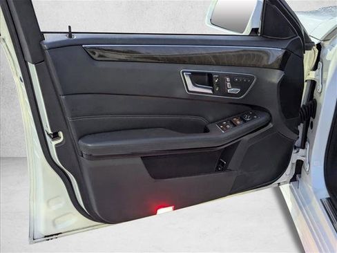 Used 2014 Mercedes-Benz E 350 Sedan image 7
