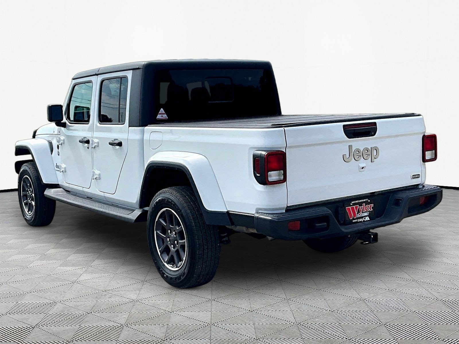 Used 2022 Jeep Gladiator Overland AWD/4WD image 4