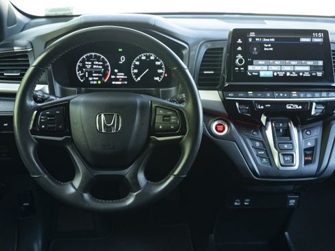 Used 2025 Honda Odyssey Sport-L image 17