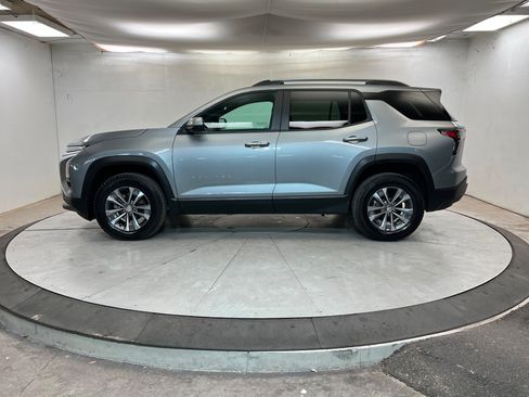 Certified 2025 Chevrolet Equinox LT w/ Convenience Package II image 2