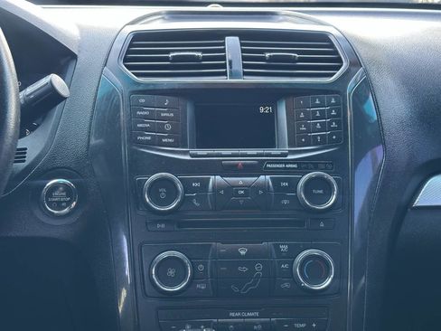 Used 2016 Ford Explorer XLT image 18