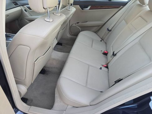 Used 2011 Mercedes-Benz C 300 4MATIC Sedan image 9
