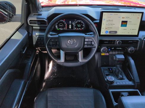 Used 2025 Toyota 4Runner TRD Off-Road Premium AWD/4WD image 14