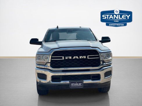 Used 2022 RAM 2500 Big Horn AWD/4WD image 2