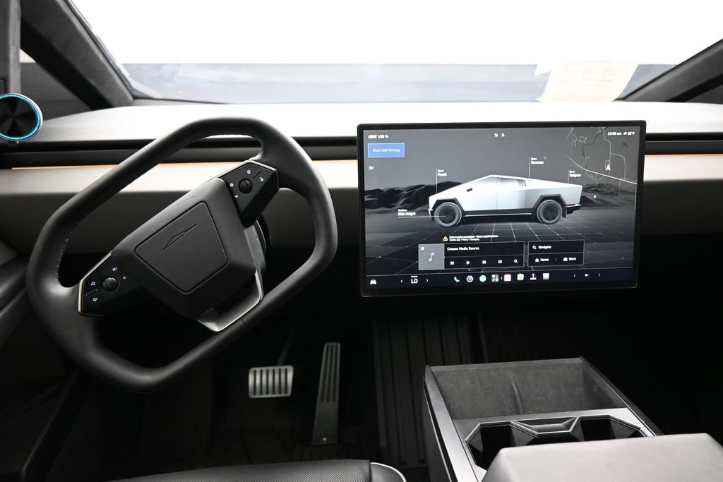 Used 2025 Tesla Cybertruck AWD Crew Cab image 15