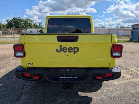 Used 2023 Jeep Gladiator Rubicon w/ LED Lighting Group AWD/4WD image 3