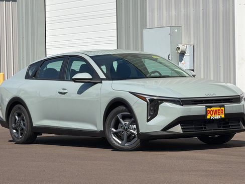 New 2026 Kia K4 FWD image 2