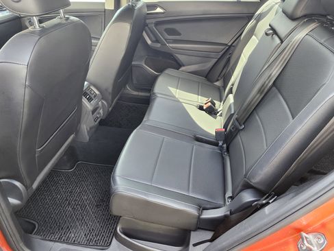 Used 2018 Volkswagen Tiguan SE image 5