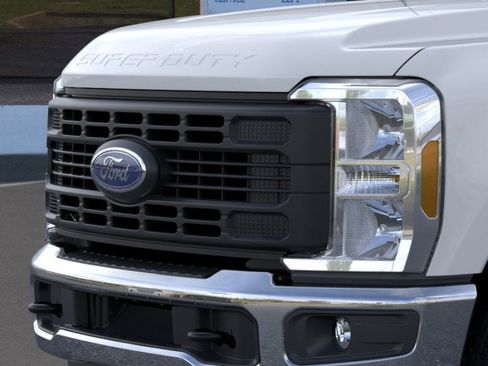 New 2026 Ford F250 XL AWD/4WD image 17