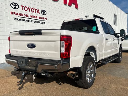 Used 2019 Ford F250 Lariat w/ Chrome Package image 5