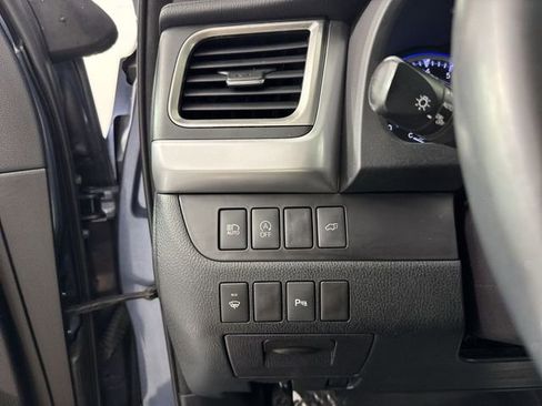 Used 2018 Toyota Highlander Limited AWD/4WD image 14
