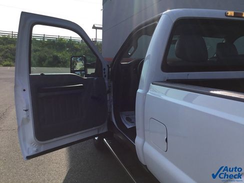 Used 2015 Ford F250 XL w/ Snow Plow Prep Package image 33