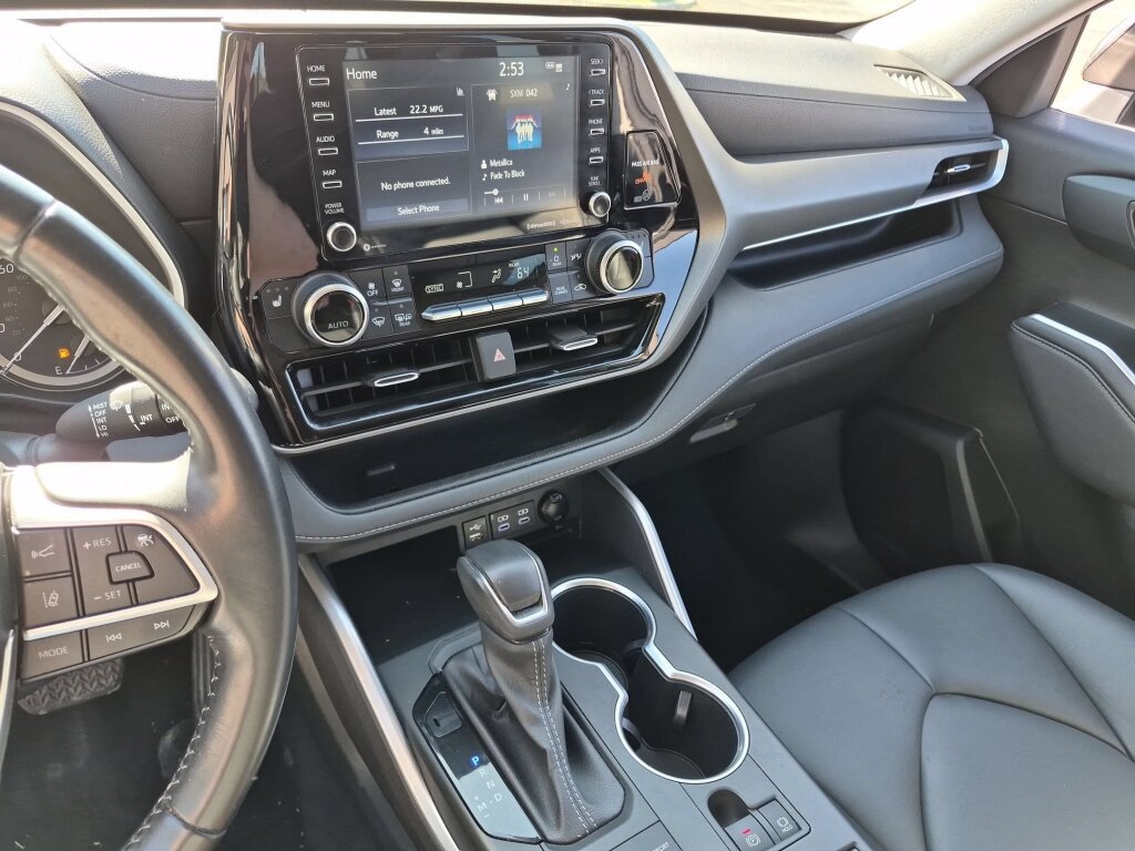 Certified 2022 Toyota Highlander XLE AWD/4WD image 21