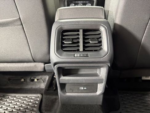 Certified 2024 Volkswagen Taos SE AWD/4WD image 13