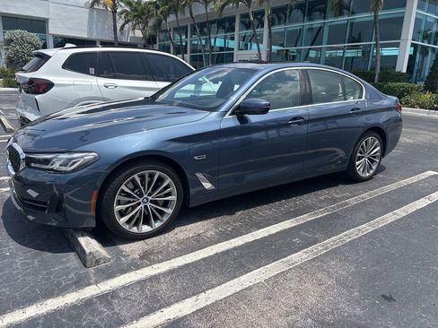 Used 2023 BMW 530e w/ Premium Package RWD image 8