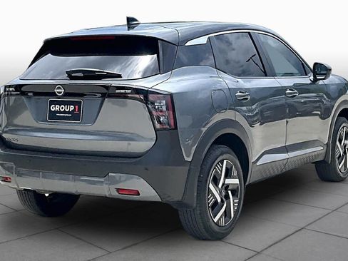 Used 2025 Nissan Kicks SV FWD image 12
