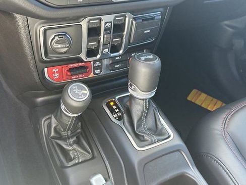 New 2025 Jeep Wrangler Unlimited Rubicon w/ XTREMEE 35" Tire Package image 27