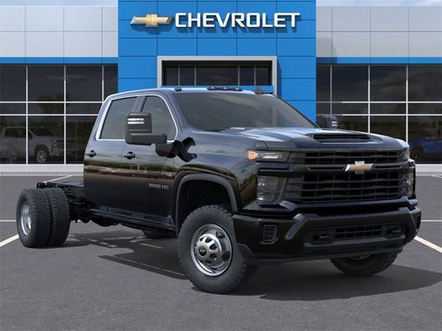 New 2025 Chevrolet Silverado 3500 W/T image 37