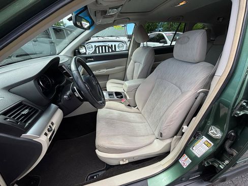 Used 2013 Subaru Outback 2.5i Premium AWD/4WD image 8