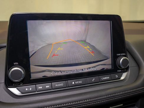 Used 2023 Nissan Rogue SV w/ SV Premium B Package image 15